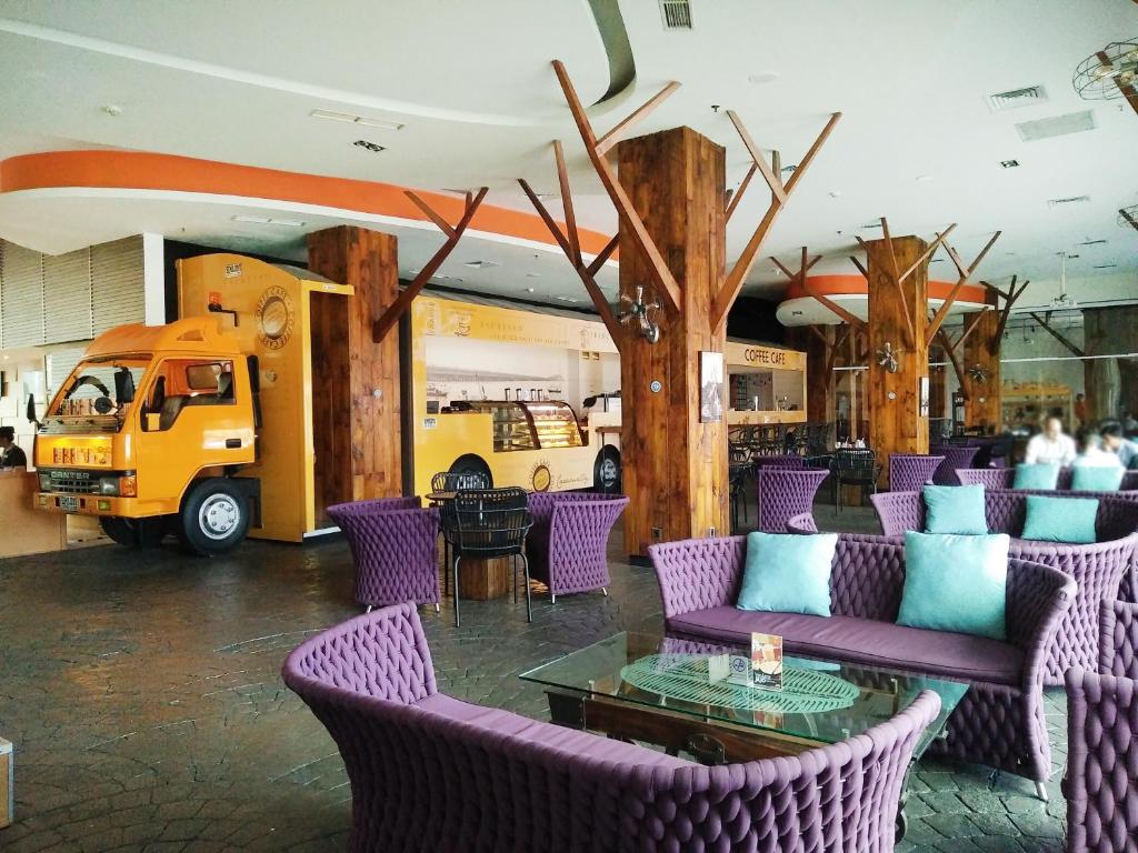 Pub/Lounge