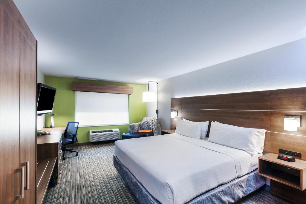 Holiday Inn Express Hotel & Suites Tulsa South Broken Arrow Highway 51, an IHG Hotel