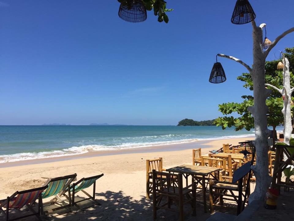 Lanta smile Beach Klong Dao photo