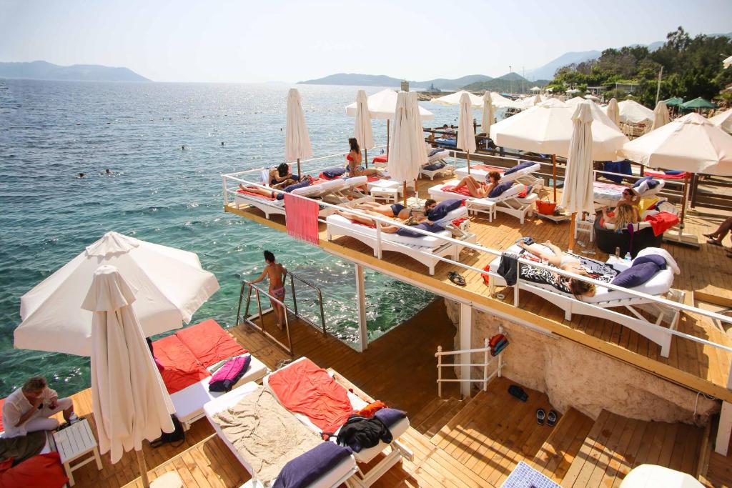 Nur Beach Hotel photo