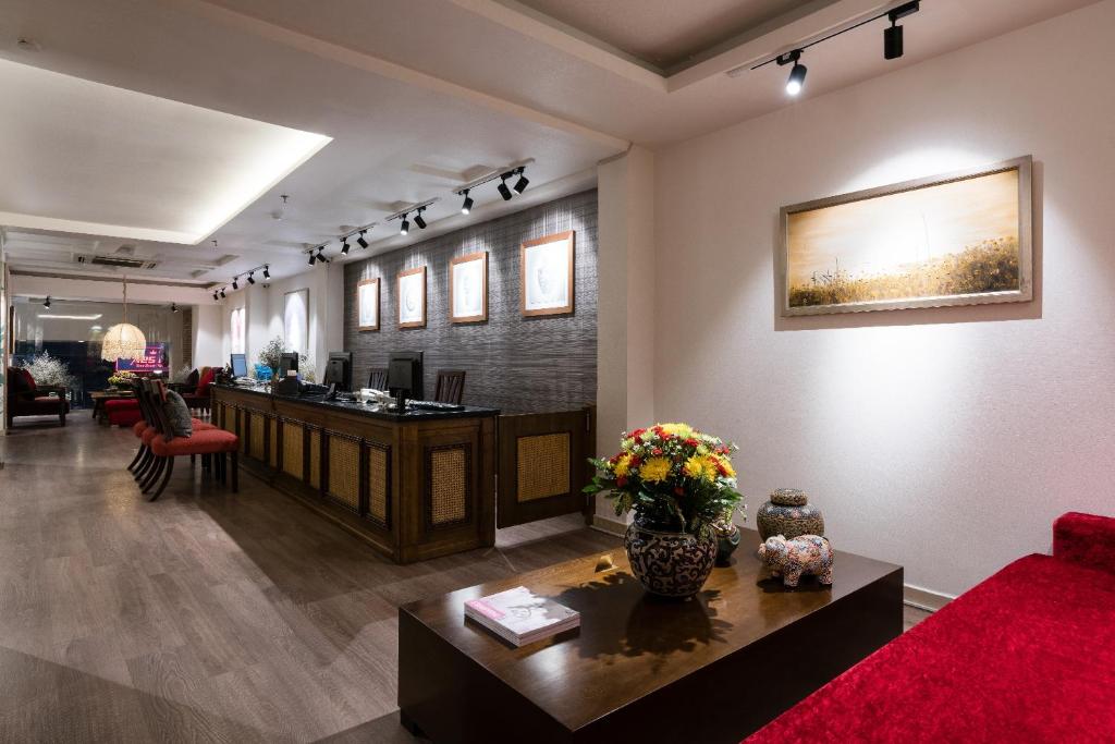 Asian Ruby Center Point Hotel