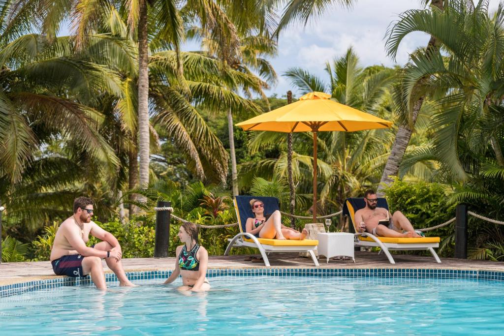 スイミングプール