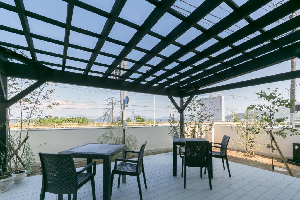 Balcony/terrace, Guest House Diphylleia Grayi in Hiroshima