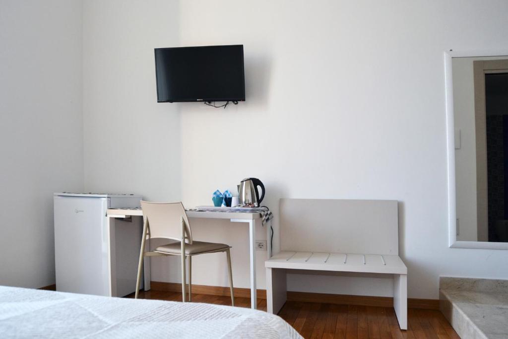 Double Room with Balcony and Sea View