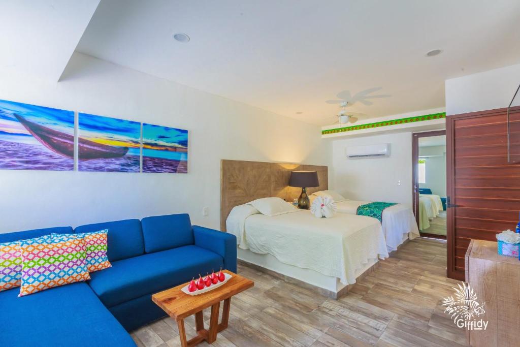 Hotel Paradise Suites photo