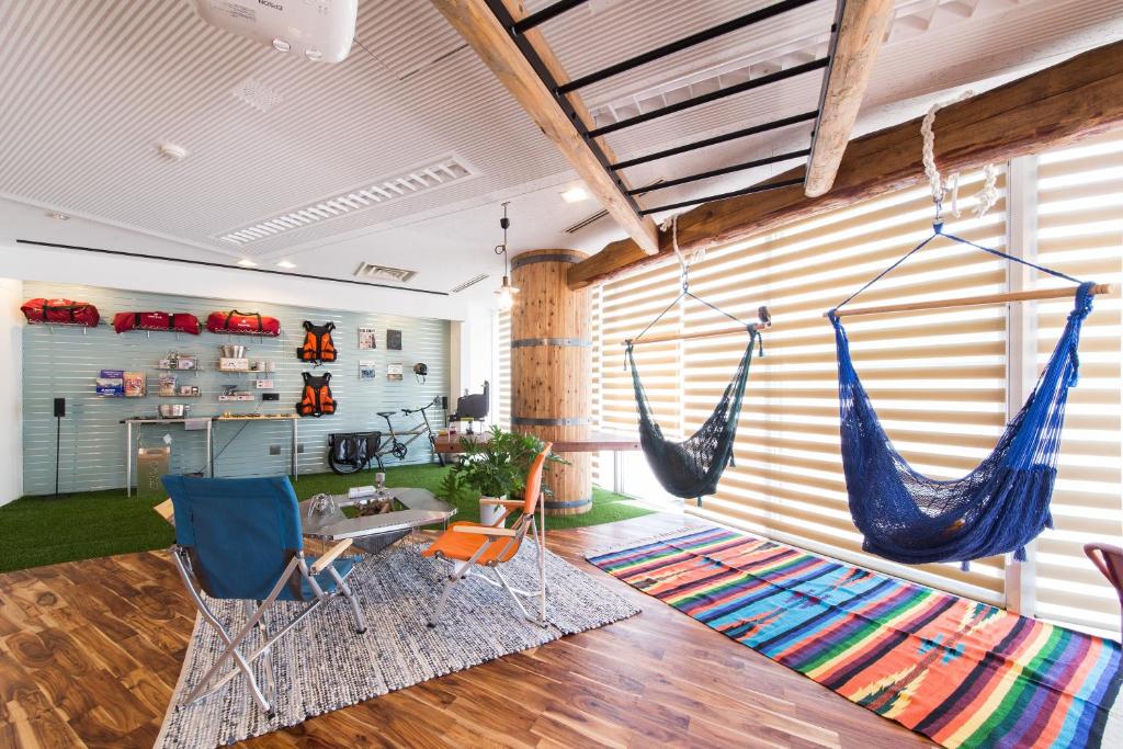 Shared lounge/TV area