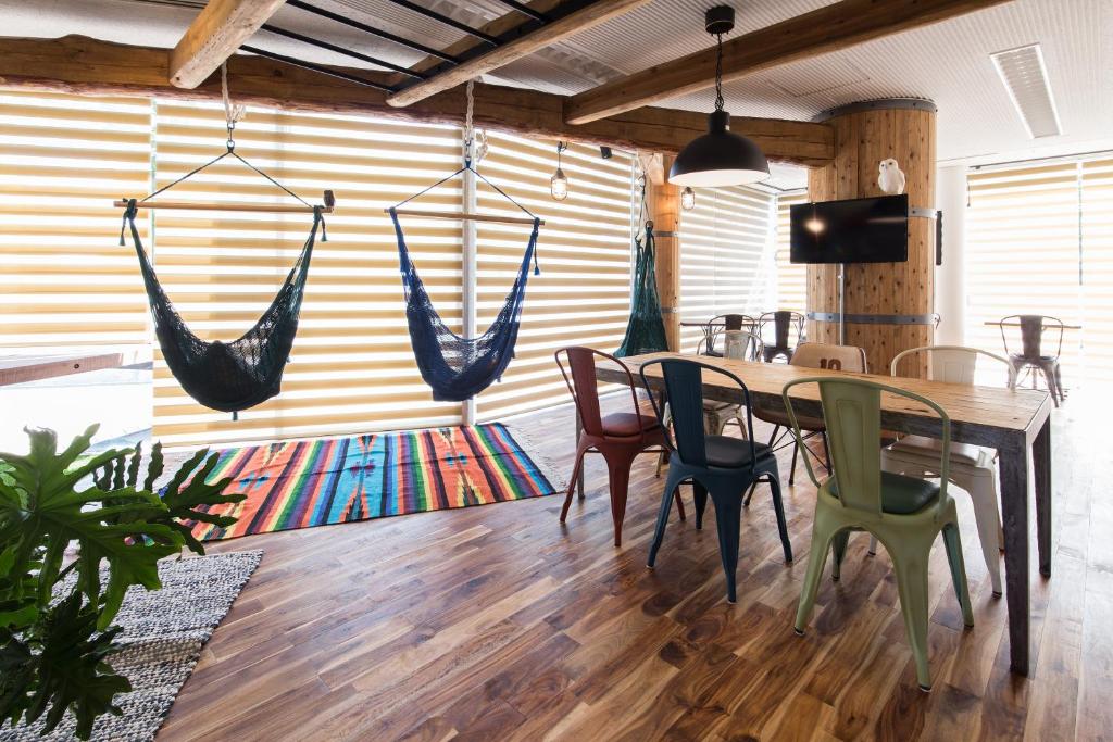 Shared lounge/TV area