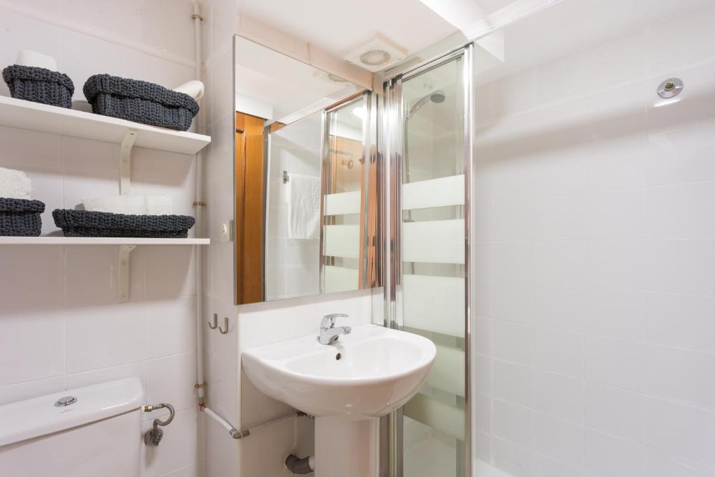Apartamentos Diaber Gerona 22 photo