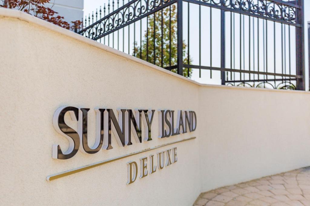 Apartments in Complex Sunny Island Deluxe — Hotel in Chernomorets