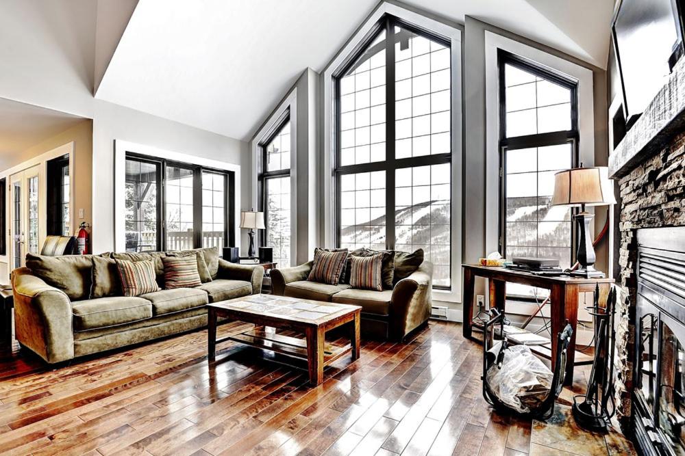 Chalet 17 Chemin Blanc by Les Chalets Alpins, Stoneham