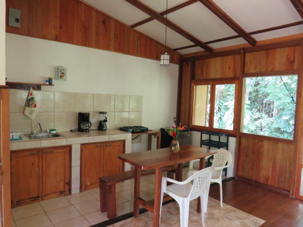 Cabanas Bajo Bosque Drake