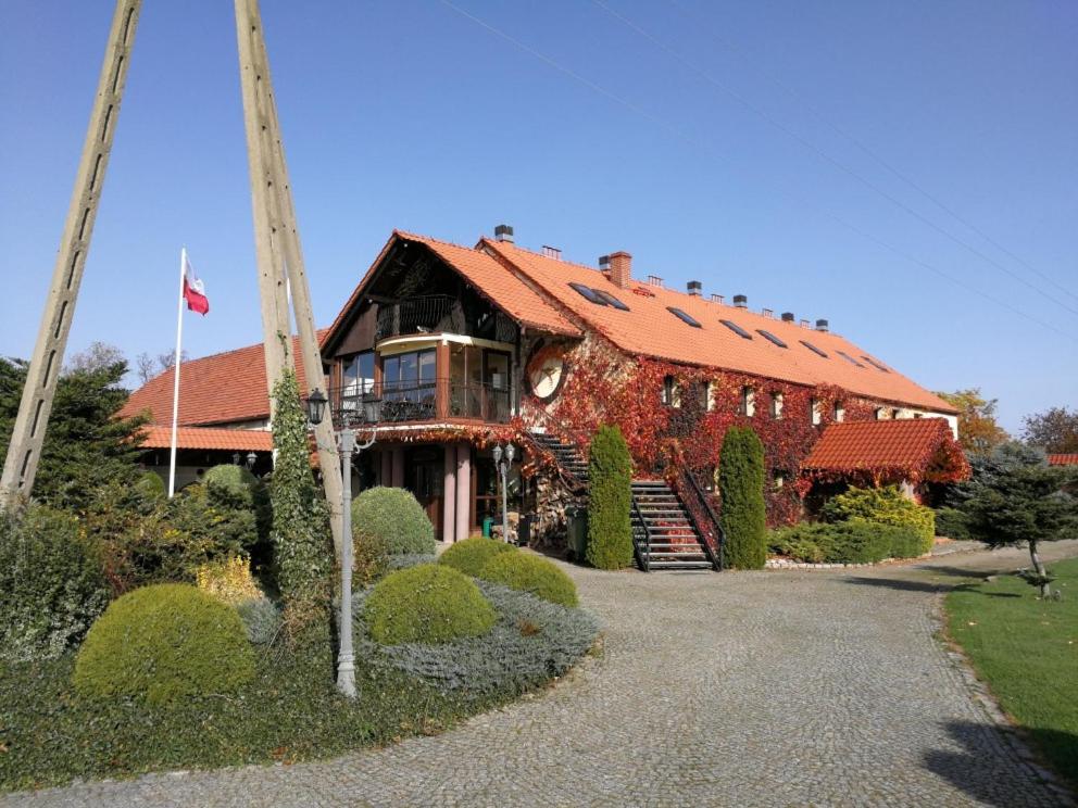 Podkowa Modliszow — Hotel in Modliszow