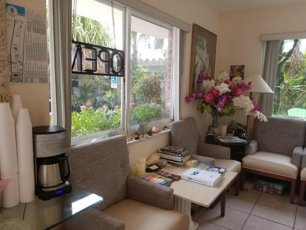 Shore Haven Resort Inn photo