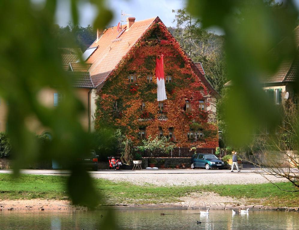 Hotel-Gasthof-Schiff photo