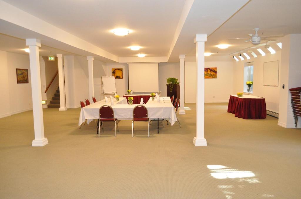 The Bradley Boulder Inn photo