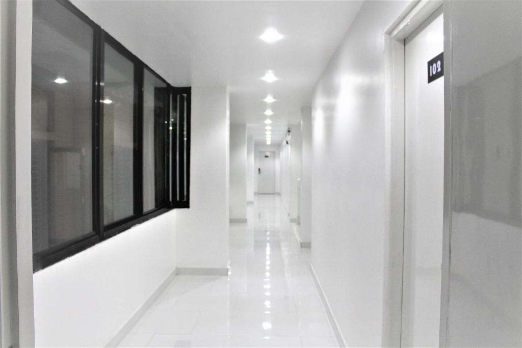 Hotel Hulk photo