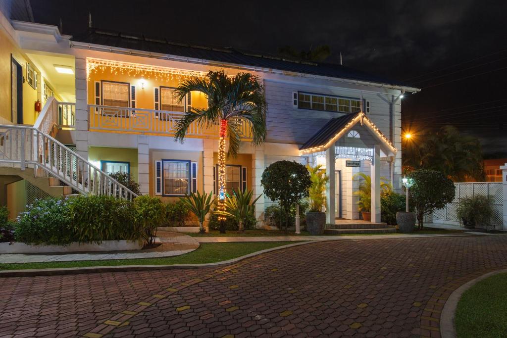 Villa Beach Cottages photo