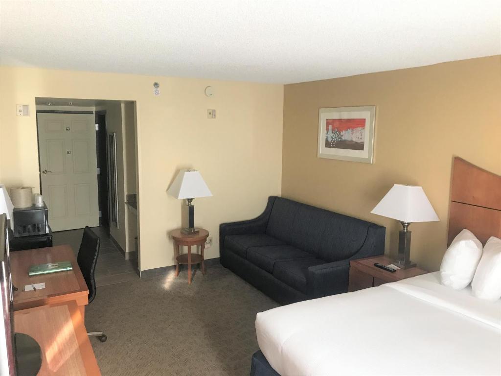 Wingate by Wyndham Convention Ctr Closest Universal Orlando photo