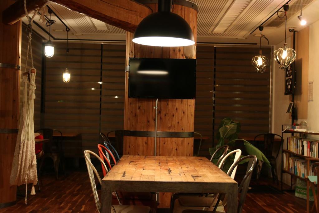 Shared lounge/TV area