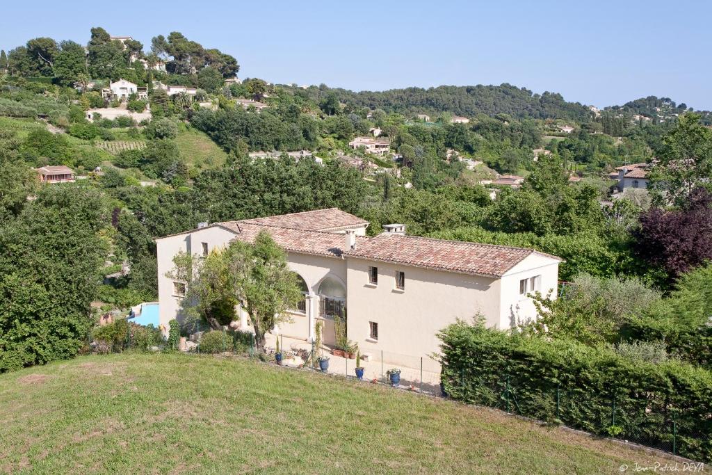 Le Mas des Amandiers, Saint-Paul-de-Vence - View Deal - Gues