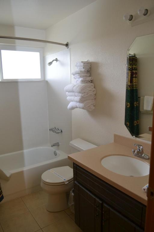 Anaco Bay Inn photo