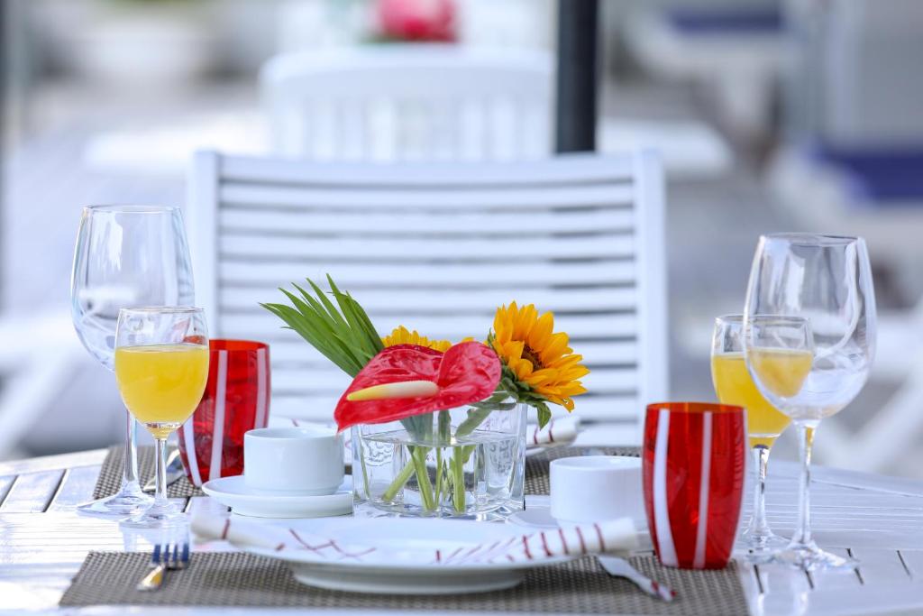 Hanoi Rose Garden Residences Additional