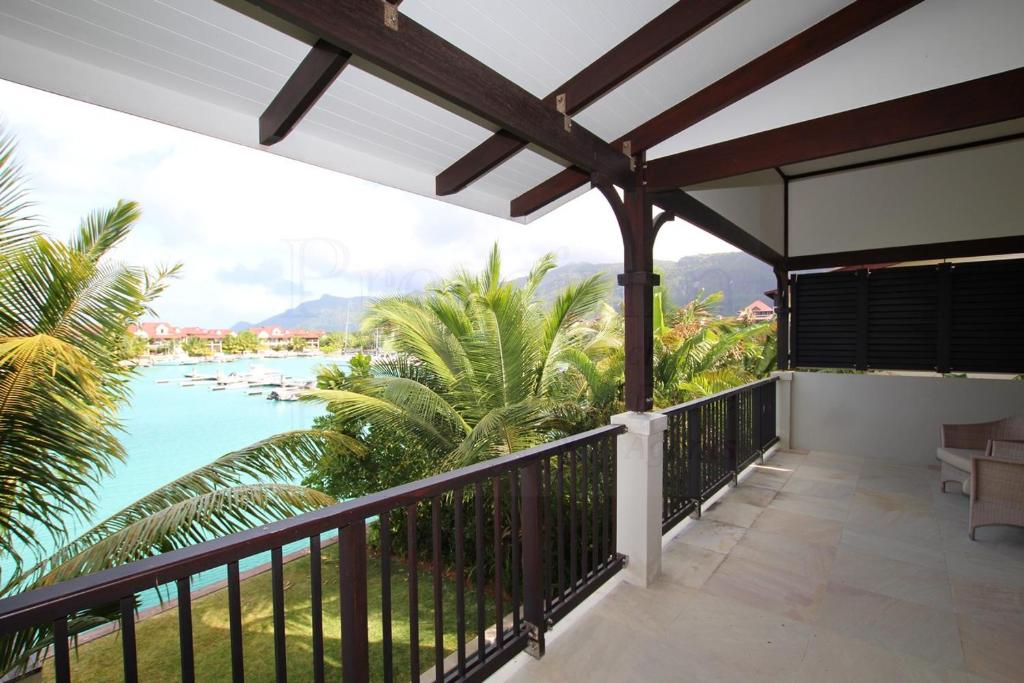 Eden Island Leisure Villas photo