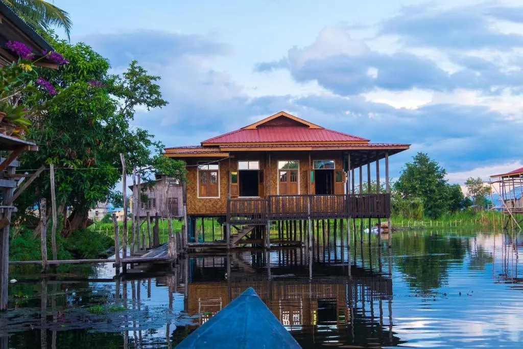 Innthar Lodge Home Stay, hotel in Ywama