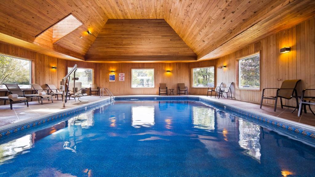 ベストウェスタン プラス ウィンドジャマー イン&カンファレンス センター (Best Western Plus Windjammer Inn & Conference Center) スイミングプール