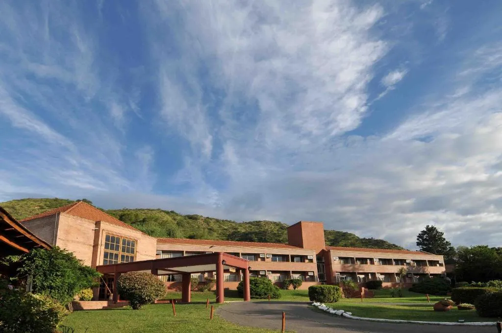 Pinares del Cerro Resort & Suites, hotel in Villa Carlos Paz