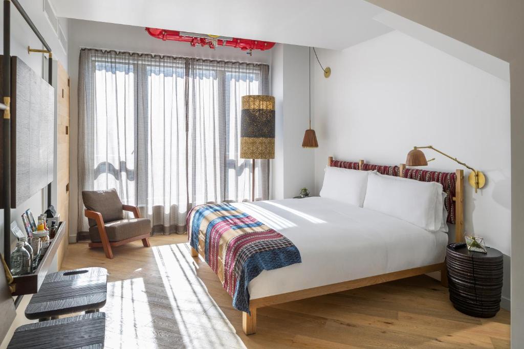 Made Hotel Photo 43