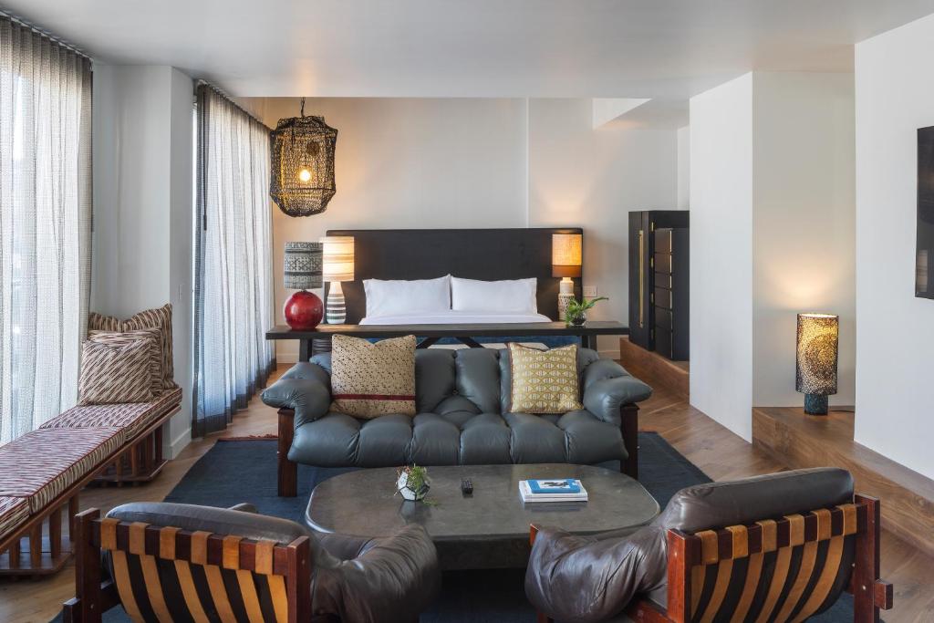 Made Hotel Photo 49