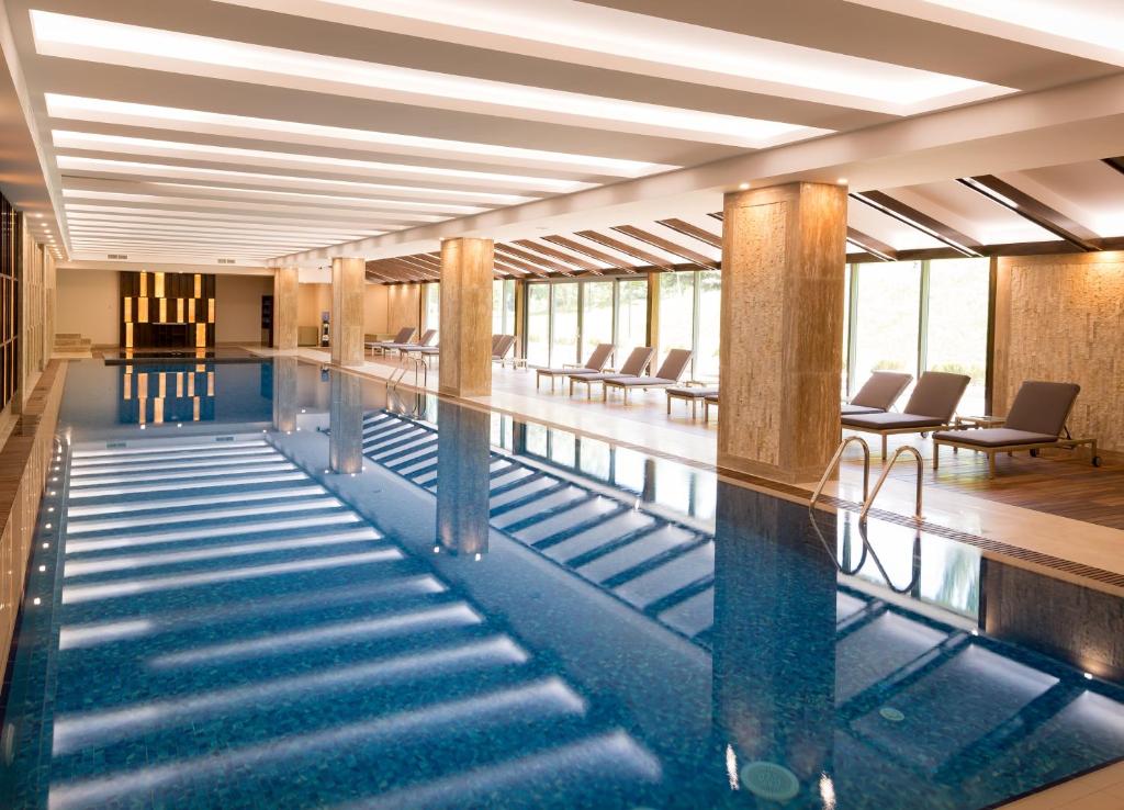 スイミングプール