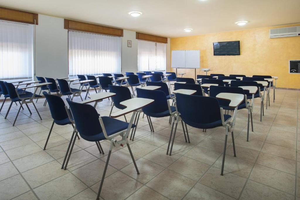 Hotel Oasis Photo 11