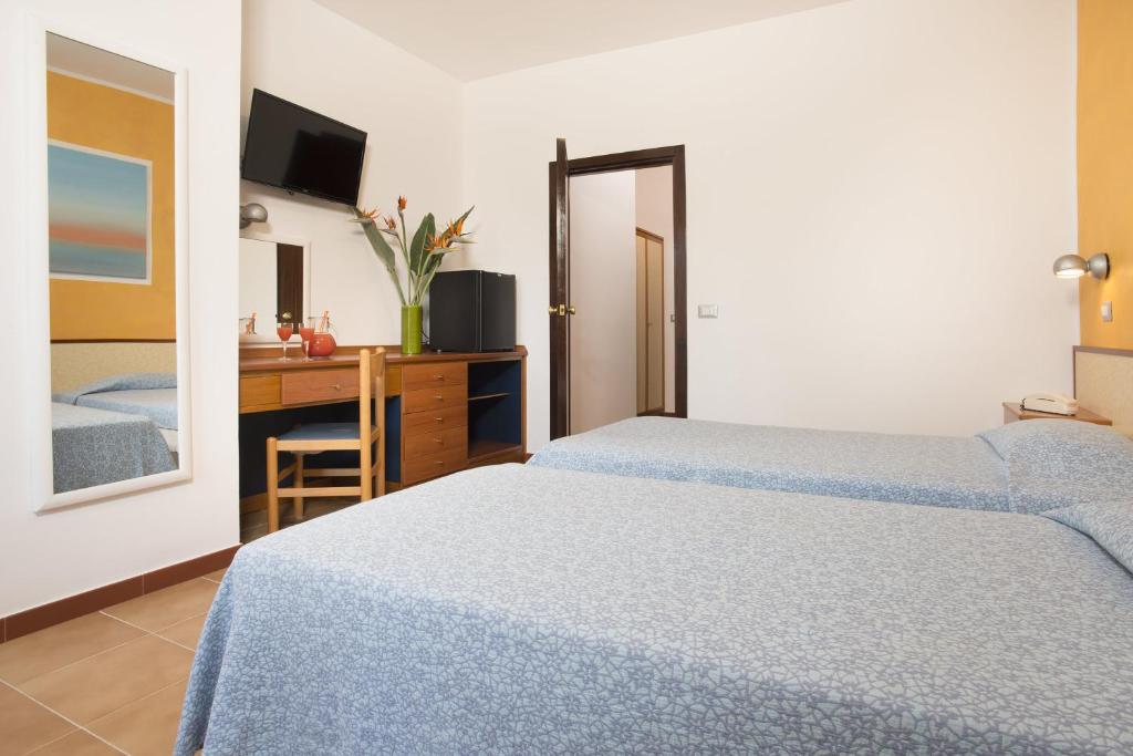 Hotel Oasis Photo 24