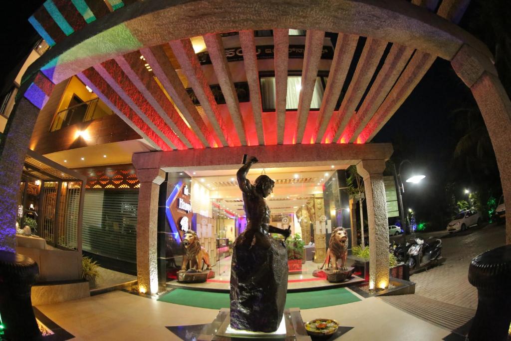 Hotel Hampi International photo