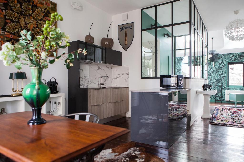 Kitchen, Une Chambre Chez Dupont in Bordeaux
