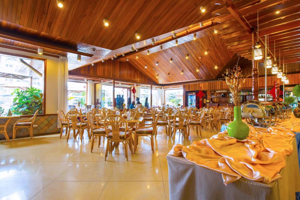 イーストランド ホテル - Dining image