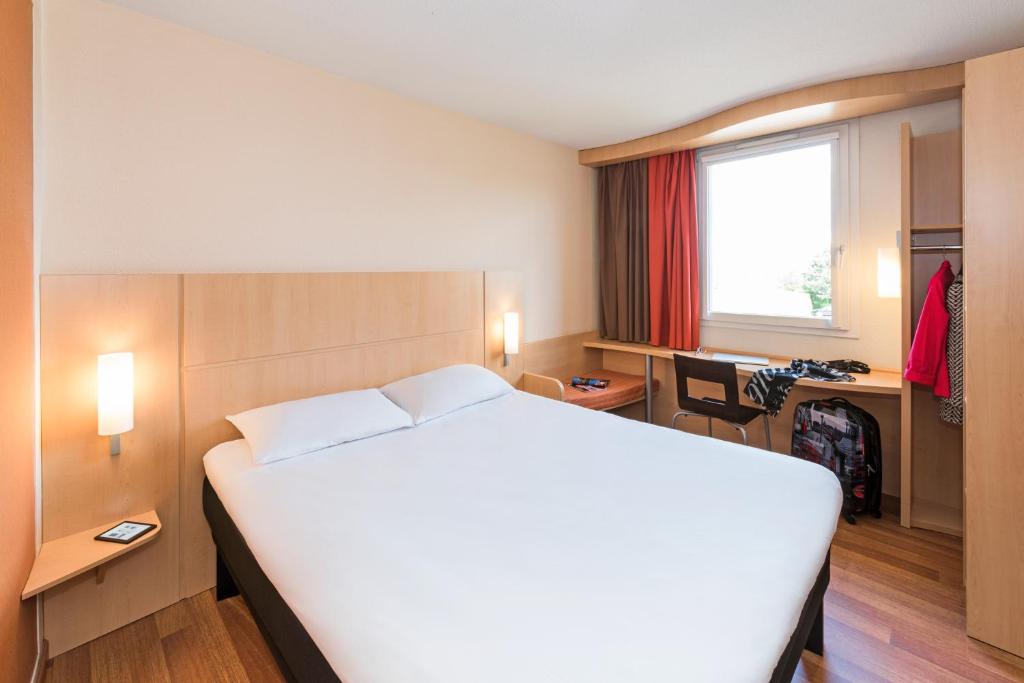 Ibis Karlsruhe Hauptbahnhof photo