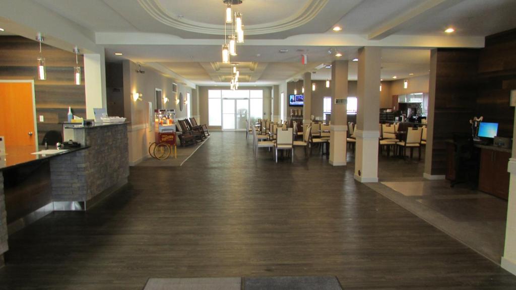 Days Inn & Suites by Wyndham Brooks photo