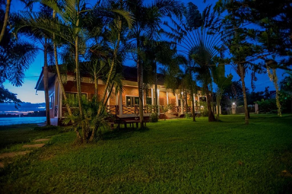 Ngoại cảnh khách sạn