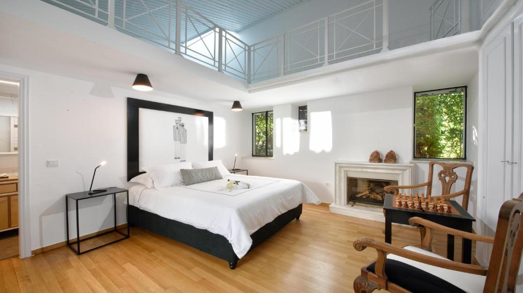 ALDIS MANSION by K&K photo