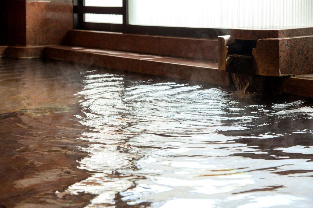 Hot spring bath