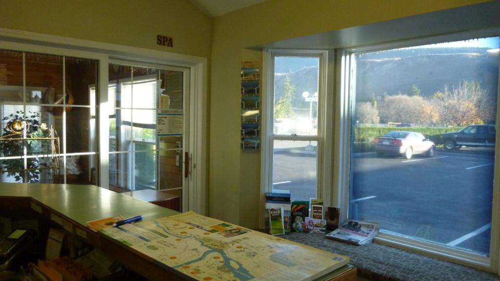 The Ranchland Inn Kamloops photo