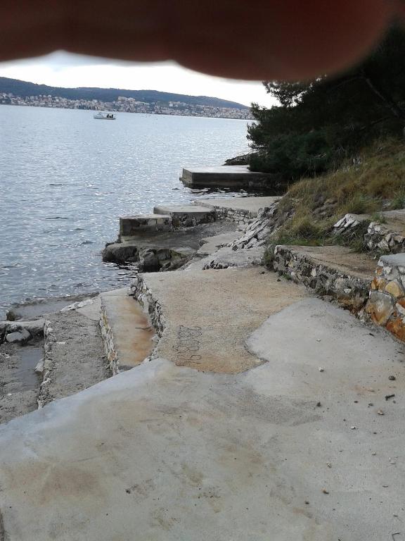 Gogi apartman, Okrug Donji