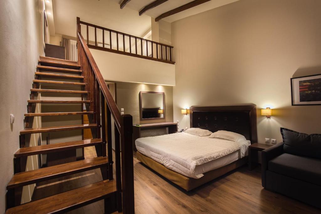 Junior Suite with Lake View and fireplace