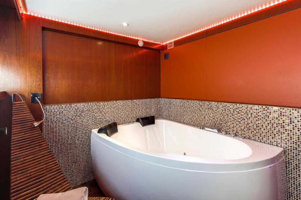 VIP Paris Yacht Hôtel & Spa - 5