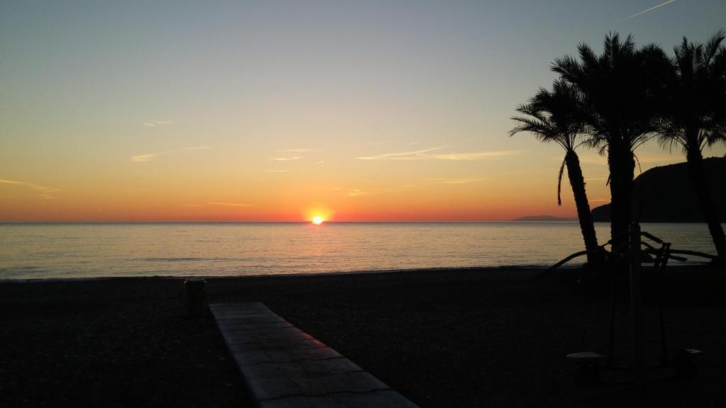 Apartamento con vista al mar a 3 minutos de la playa! Spacious Beach Apartment 3 min to the beach - 2
