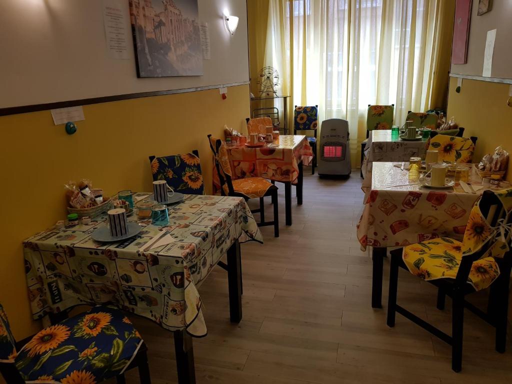 Food and beverages, Domina Romae B&B in Rome