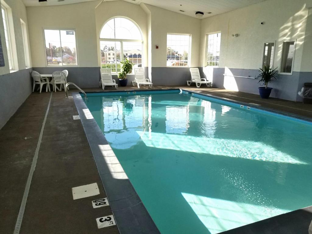 Microtel Inn & Suites by Wyndham London photo